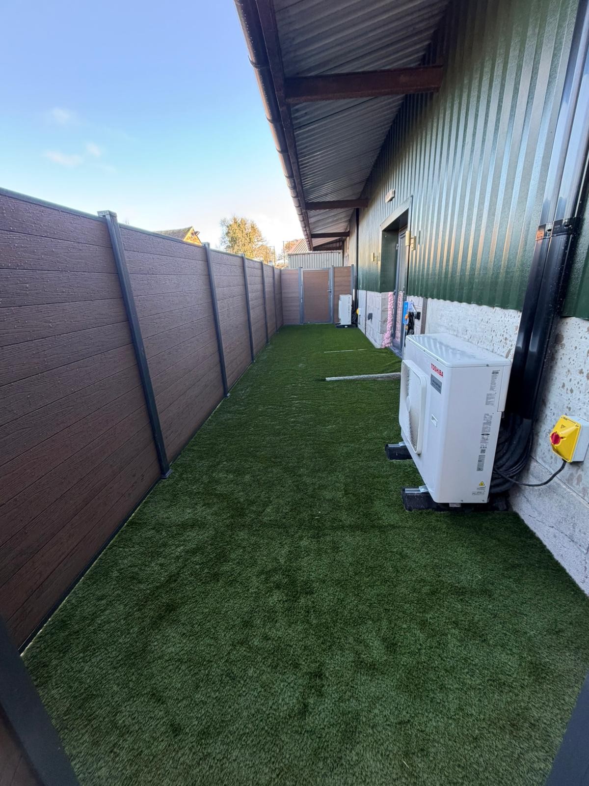 Piranha Composite Fencing