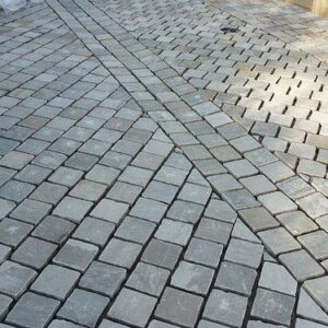 KANDLA GREY INDIAN SANDSTONE COBBLES 100 x 100 x 50/60mm & 200 x 100 x 20/30mm
