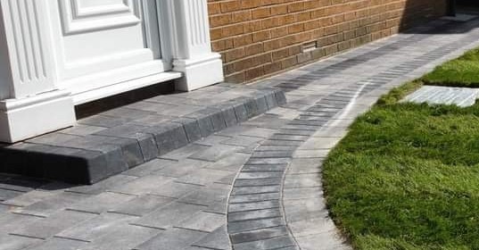 Plasmor Low H/Batt Kerb Ext Charcoal Angle – view 2
